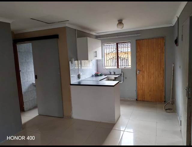 4 BEDROOM PROPERTY TO RENT IN PANORAMA GARDENS
